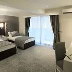 فندق Sveo Business 4*