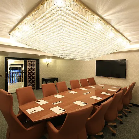 Guevenay Business 4*